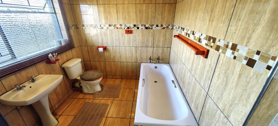 3 Bedroom Property for Sale in Miederpark North West